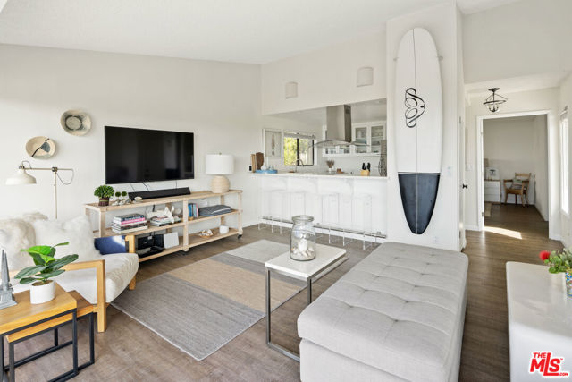 11813 Ellice Street, Malibu CA: https://media.crmls.org/mediaz/eb178616-342f-47e6-83a4-adf5c0dea7a4.jpg