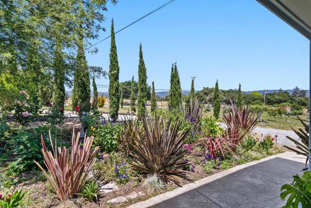 261 Wheelock Road, Watsonville CA: https://media.crmls.org/mediaz/eb19357b-b47b-4ce2-a38d-39f35aea6de3.jpg
