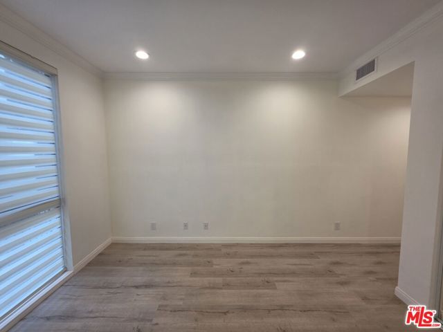 12000 Goshen Avenue, Los Angeles CA: https://media.crmls.org/mediaz/eb1952c8-d4fe-42ae-b98c-284621e93f4e.jpg