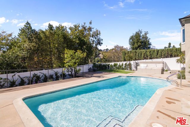 2383 Panorama Terrace, Los Angeles CA: https://media.crmls.org/mediaz/eb198aaa-3c9e-4a0e-adea-54f0c3d4a5b9.jpg