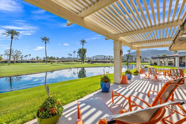 6 Barnard Court, Rancho Mirage CA: https://media.crmls.org/mediaz/eb19f048-7787-49c5-8680-0cf044f97a38.jpg