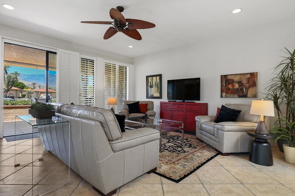 89 La Ronda Drive
