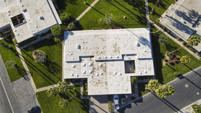 45735 Pawnee Road, Indian Wells CA: https://media.crmls.org/mediaz/eb1afdd0-c80e-43db-9955-0d3f614de23e.jpg