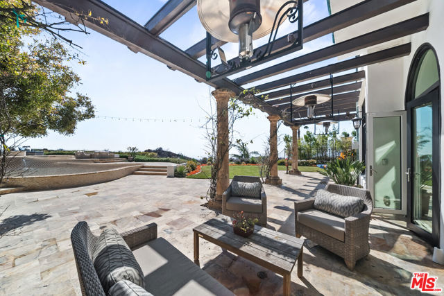 1821 Chastain, Pacific Palisades CA: https://media.crmls.org/mediaz/eb1b3d9a-50cf-47f8-9343-a2627304f200.jpg