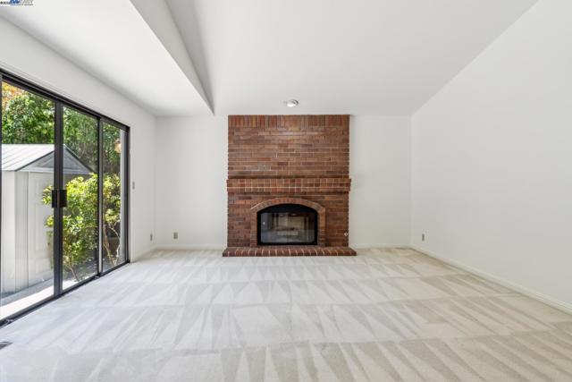 208 Heritage Ln, Pleasanton CA: https://media.crmls.org/mediaz/eb1b952d-18ca-489c-967b-ad9ed937c142.jpg