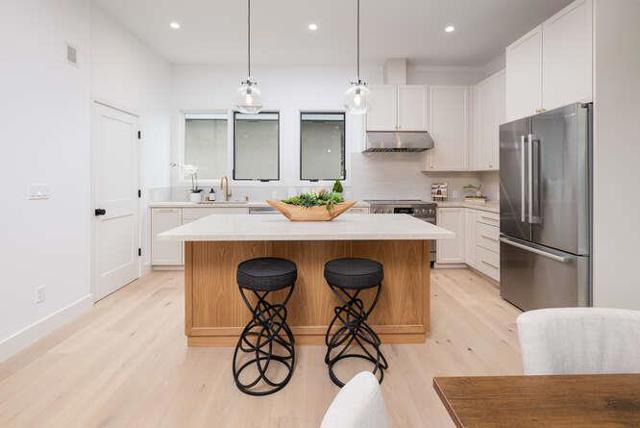 782 Elm Street, San Carlos CA: https://media.crmls.org/mediaz/eb1bd687-7eec-464b-a0e4-52f71213decf.jpg