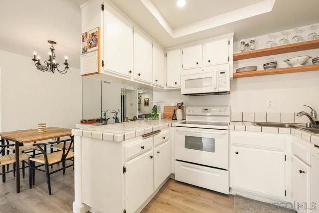 6140 Calle Mariselda, San Diego CA: https://media.crmls.org/mediaz/eb1c165f-b78c-4bfd-adbc-4b41376d9fff.jpg