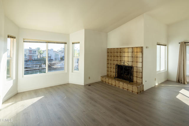 Detail Gallery Image 20 of 36 For 2414 Monaco Dr, Oxnard,  CA 93035 - 4 Beds | 2/1 Baths