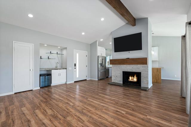 76761 Kentucky Avenue, Palm Desert CA: https://media.crmls.org/mediaz/eb1c729f-43e4-4a52-8c31-72591235a65a.jpg