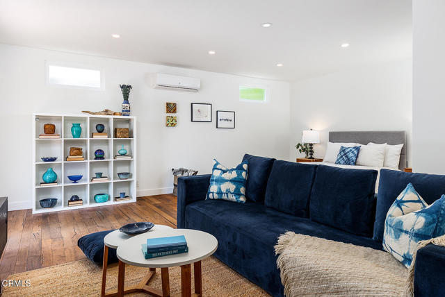 3255 Castera Avenue, Glendale CA: https://media.crmls.org/mediaz/eb1cb6a1-28d0-4168-ae43-632ce4ce0b46.jpg