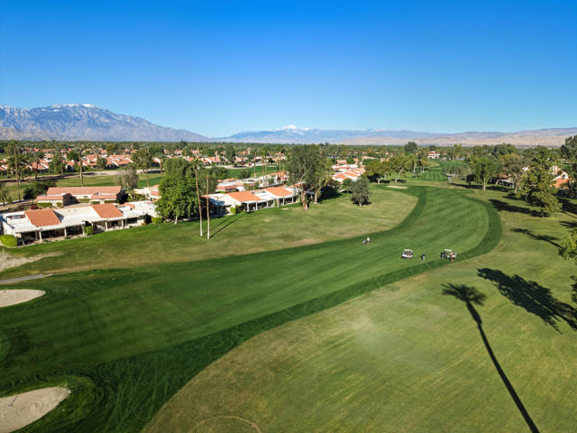 41809 Preston Trail, Palm Desert CA: https://media.crmls.org/mediaz/eb1cf0cf-0a9a-44f3-8838-216344e7e2a3.jpg