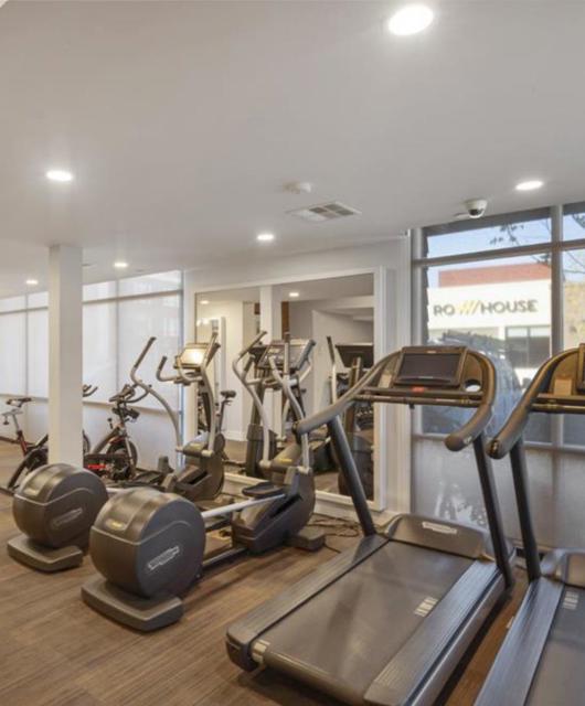 400 El Camino Real, Belmont CA: https://media.crmls.org/mediaz/eb1d86b9-57bd-4f3d-aca7-68107624d3b7.jpg