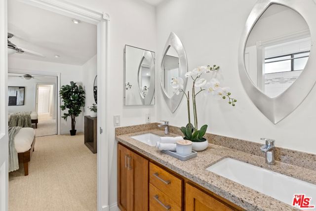 2596 Wallingford Drive, Beverly Hills CA: https://media.crmls.org/mediaz/eb1dfa65-55e2-4694-bee3-d728f54f9655.jpg