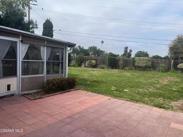 731 Tudor Circle, Thousand Oaks CA: https://media.crmls.org/mediaz/eb1e5878-85ff-4cd6-b689-ca01aabbbf5a.jpg