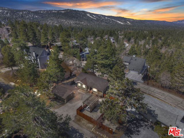779 Villa Grove Avenue, Big Bear City CA: https://media.crmls.org/mediaz/eb1e852f-8ccf-4716-b384-81c9d5d949f9.jpg