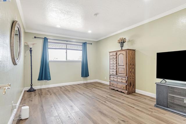 Image 30 of 60 For 25660 Paul Ct