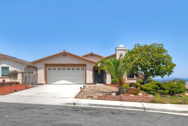 13356 Corte De Comares, San Diego CA: https://media.crmls.org/mediaz/eb1f4aaf-f1ce-41c7-b370-2e9d7c87c569.jpg