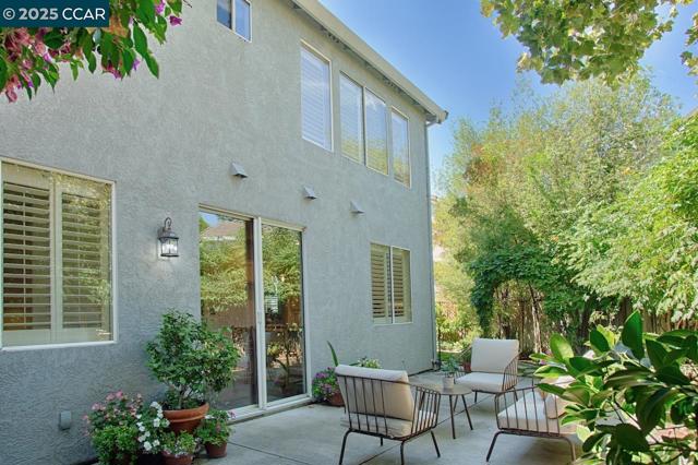 1409 Dumaine St, Concord CA: https://media.crmls.org/mediaz/eb1f53dc-4971-44f2-b358-976a7de744e0.jpg