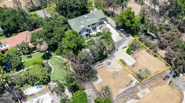 240 E Mendocino Street, Altadena CA: https://media.crmls.org/mediaz/eb2192fe-2c09-4318-9b17-c43bffd685dc.jpg