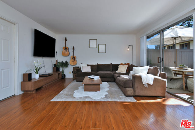 10341 Canoga Avenue, 3 photo 8