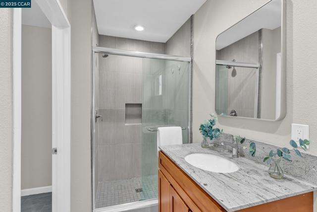 Image 22 of 40 For 83 Arlington Ave.