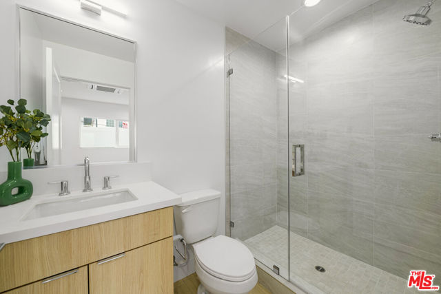 1248 Lodi Place, Los Angeles CA: https://media.crmls.org/mediaz/eb2304c4-0cee-46a5-872a-859417a7258e.jpg