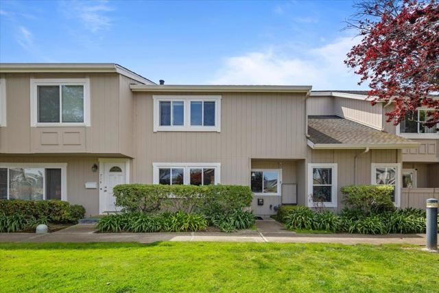 714 Comet Drive, Foster City CA: https://media.crmls.org/mediaz/eb232c29-eb3e-4b3e-aef0-f583ce4c5c96.jpg