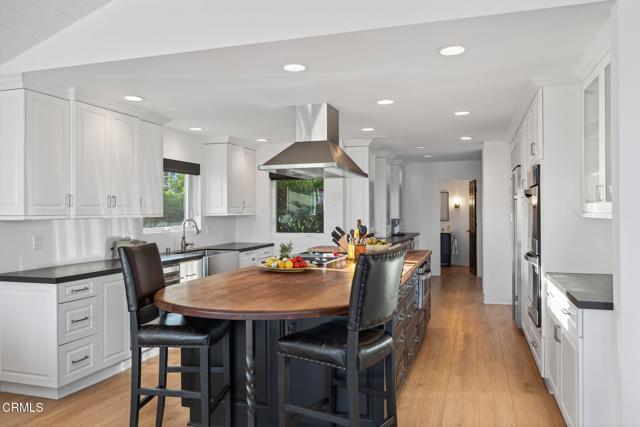 612 Shasta Drive, Santa Paula CA: https://media.crmls.org/mediaz/eb2341a9-3870-43da-9a49-72fc76048a50.jpg