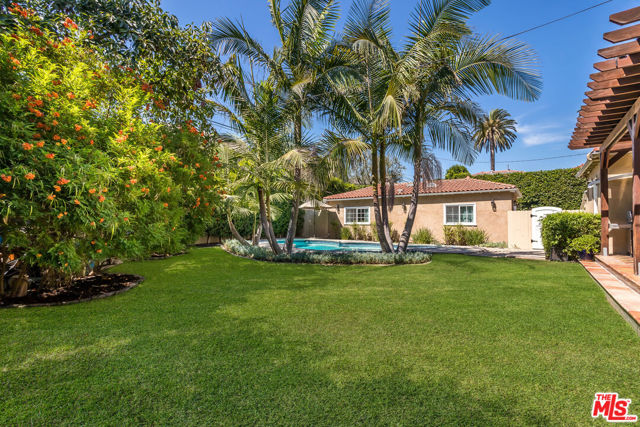 1709 Buckingham Road, Los Angeles CA: https://media.crmls.org/mediaz/eb23536a-be6c-4d22-9365-9c0b12146010.jpg