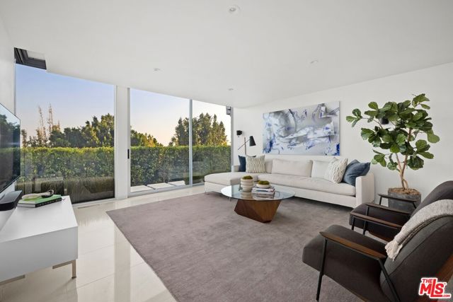 1270 Angelo Drive photo 3