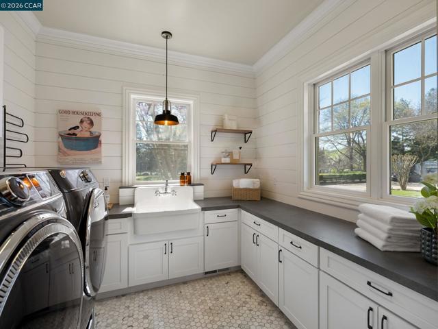 Image 43 of 60 For 5401 Penny Ln