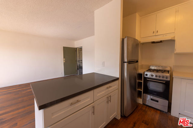 275 Lucas Avenue, Los Angeles CA: https://media.crmls.org/mediaz/eb2438e8-1ddf-43d9-adbe-ead2fb1300f9.jpg