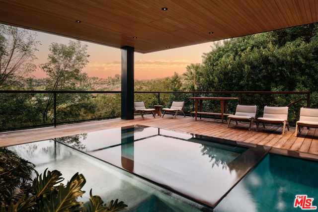 9551 Oak Pass Road, Beverly Hills CA: https://media.crmls.org/mediaz/eb24e938-1621-43f1-8586-ca51c3ddc055.jpg