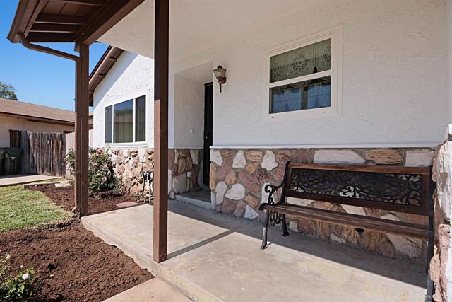 Detail Gallery Image 3 of 27 For 610 Cathy Ct, Escondido,  CA 92026 - 3 Beds | 2 Baths