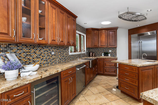 Detail Gallery Image 20 of 52 For 1038 Oban Dr, Los Angeles,  CA 90065 - 4 Beds | 3 Baths