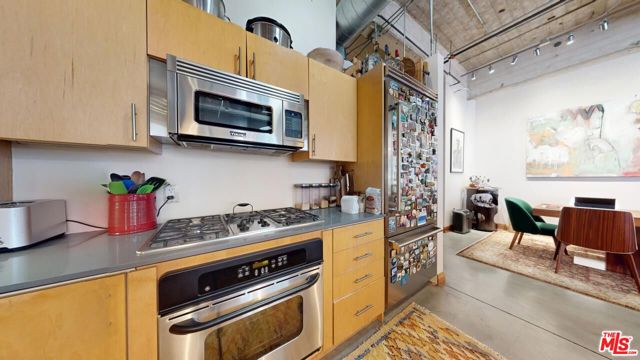 1130 S Flower Street, Los Angeles CA: https://media.crmls.org/mediaz/eb252bbf-7c2a-4a54-bf11-bf74edcaceb2.jpg