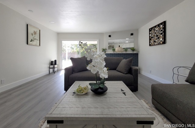 15927 Los Reyes Street, Fountain Valley CA: https://media.crmls.org/mediaz/eb267a34-8a47-4068-b981-e04cc40850b8.jpg