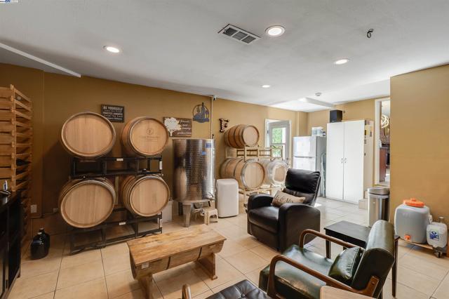 3454 Halifax Way, Concord CA: https://media.crmls.org/mediaz/eb26bb12-b9b0-4af8-82cf-4c73bb6447ab.jpg
