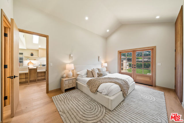 14742 Weddington Street, Sherman Oaks CA: https://media.crmls.org/mediaz/eb272910-24fb-4b81-85f3-5fd4c702c863.jpg
