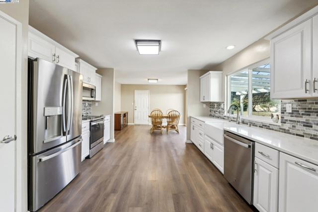4807 Live Oak Ave, Oakley CA: https://media.crmls.org/mediaz/eb273043-ad7f-4631-8838-5352b8bd78c3.jpg