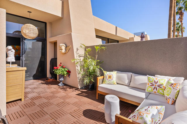 100 E Stevens Road, Palm Springs CA: https://media.crmls.org/mediaz/eb278de0-e94e-4063-a4c2-fb365e0fb30e.jpg