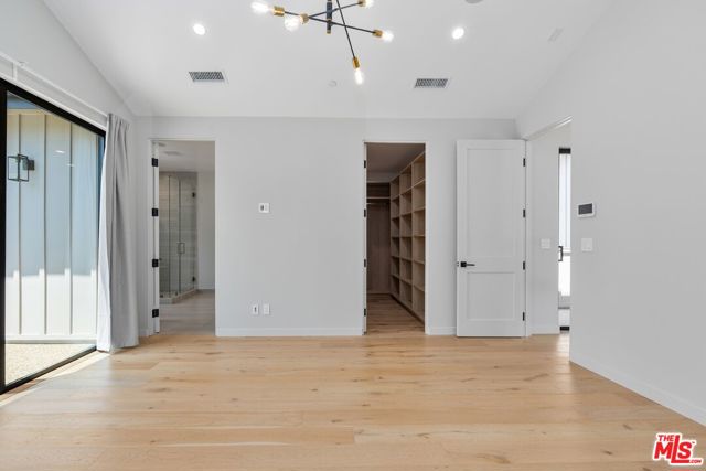 4647 Morse Avenue, Sherman Oaks CA: https://media.crmls.org/mediaz/eb282a3c-e5ee-4f80-b148-8f4a8f9288a2.jpg