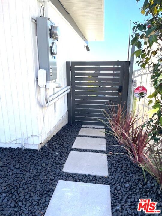 1433 Silvius Avenue, San Pedro CA: https://media.crmls.org/mediaz/eb283c8e-c26c-4f92-85af-09dce6c6fdea.jpg