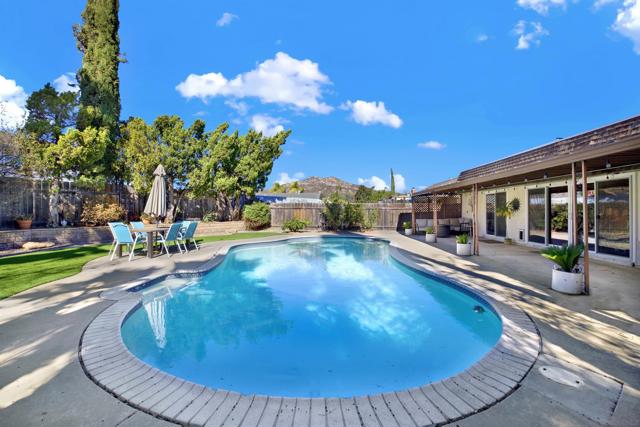 14152 Kendra Way, Poway CA: https://media.crmls.org/mediaz/eb285484-7d1e-4b2d-b505-b89fa32f56a6.jpg