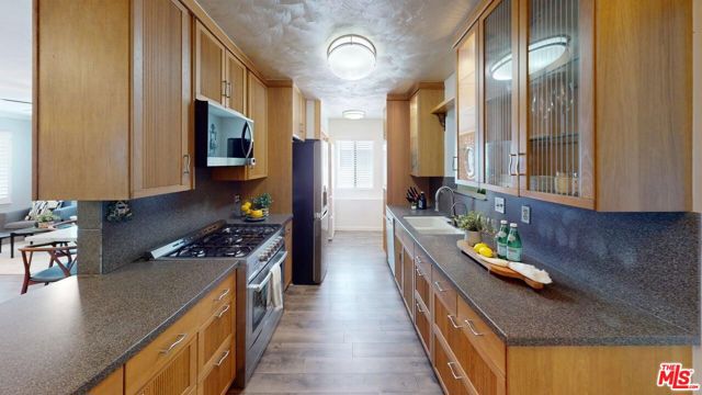 7655 El Capitan Way, Buena Park CA: https://media.crmls.org/mediaz/eb2a2cc7-10a8-4feb-9c92-70eb48946800.jpg