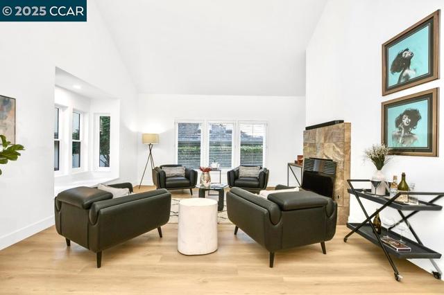 959 Redwood Dr, Danville CA: https://media.crmls.org/mediaz/eb2b1d2f-ac18-4e09-95b7-b57ba7035922.jpg