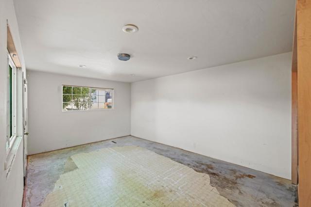 1325 Circle Avenue, Seaside CA: https://media.crmls.org/mediaz/eb2b26ab-54e4-4921-939c-8a995bb40a39.jpg