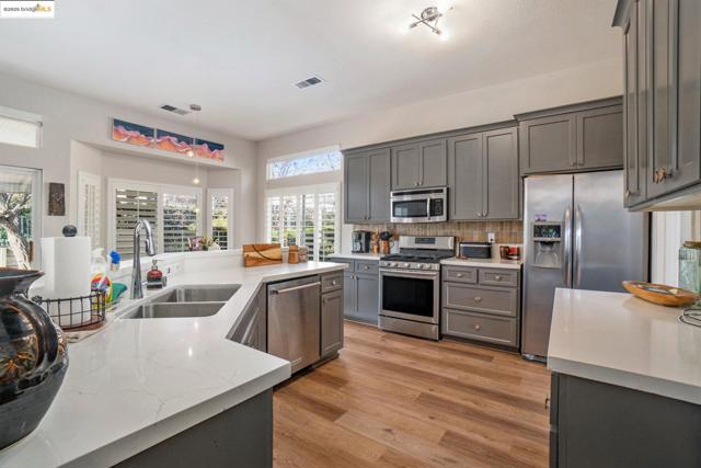 139 Pippin Dr, Brentwood CA: https://media.crmls.org/mediaz/eb2bd7a9-9ac8-4fdf-b35a-313110f58785.jpg