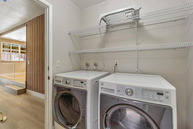 36 Barcelona Ct, Danville CA: https://media.crmls.org/mediaz/eb2be943-4ddc-43e1-9a9f-cc6eeef6a4cc.jpg