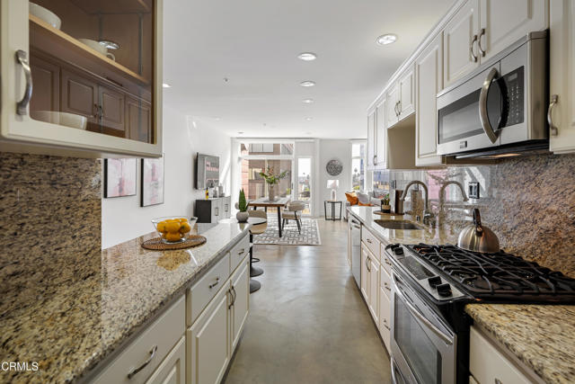 Detail Gallery Image 6 of 38 For 133 S Los Robles Ave #501,  Pasadena,  CA 91101 - 2 Beds | 2 Baths